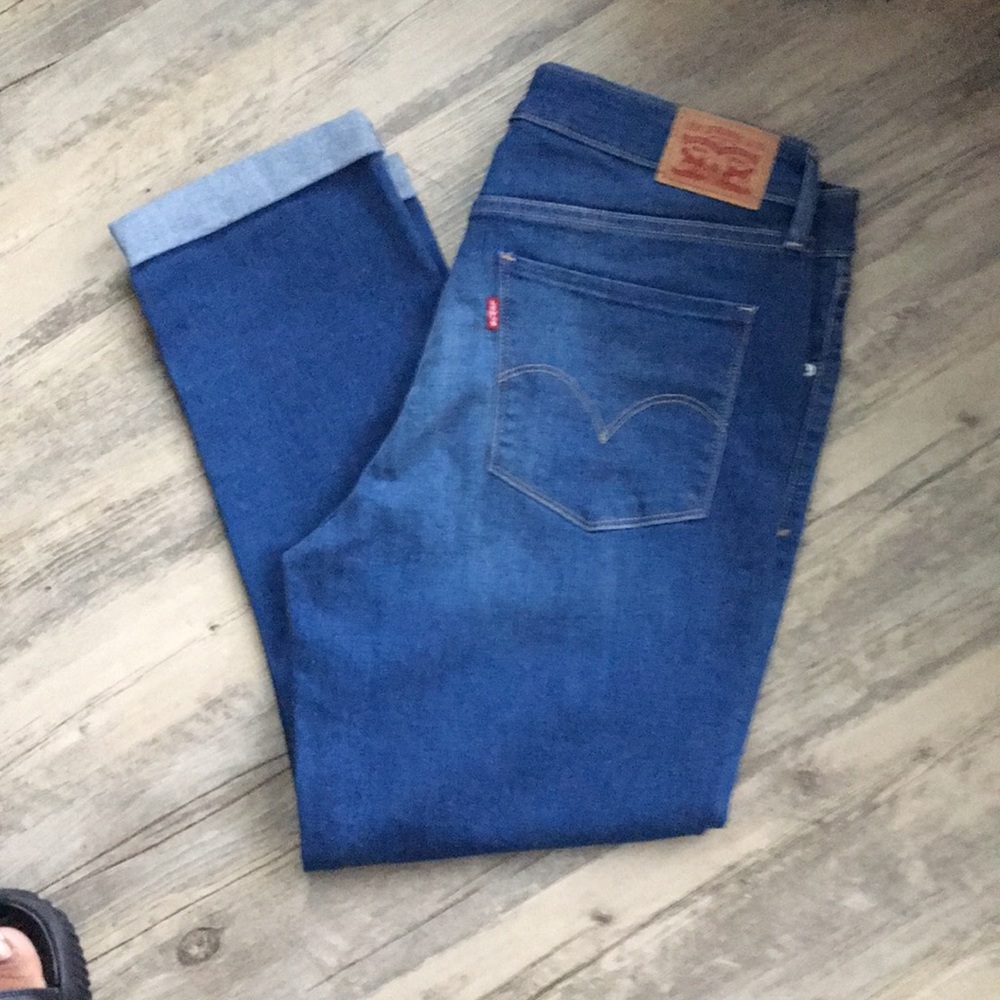 Levi’s Medium Wash Jeans NWOT